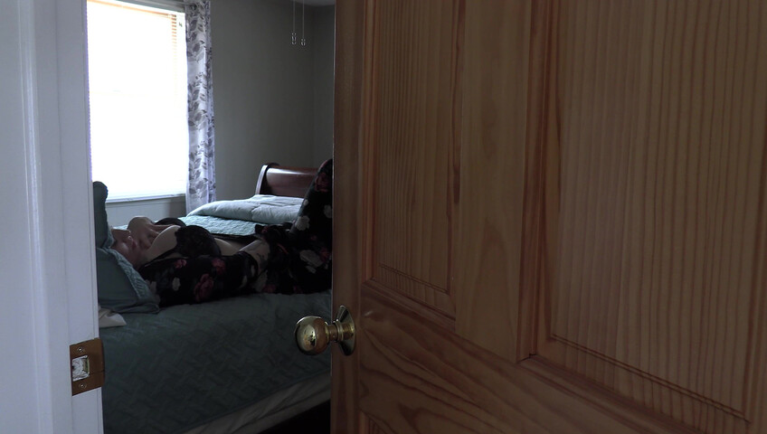 Bettie Bondage - Auntie Needs Attention