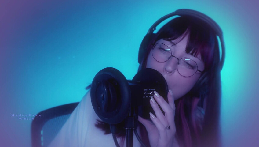 SkepticalPickle ASMR - 25 November 2025 - Aggressive Ear Slurping (Golden Tier)