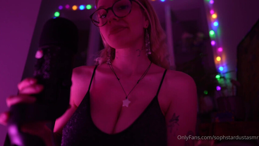 Soph Stardust ASMR - 23 November 2025 - lewd German ASMR with mouth Sounds & Kissing & Top Bra Scratching