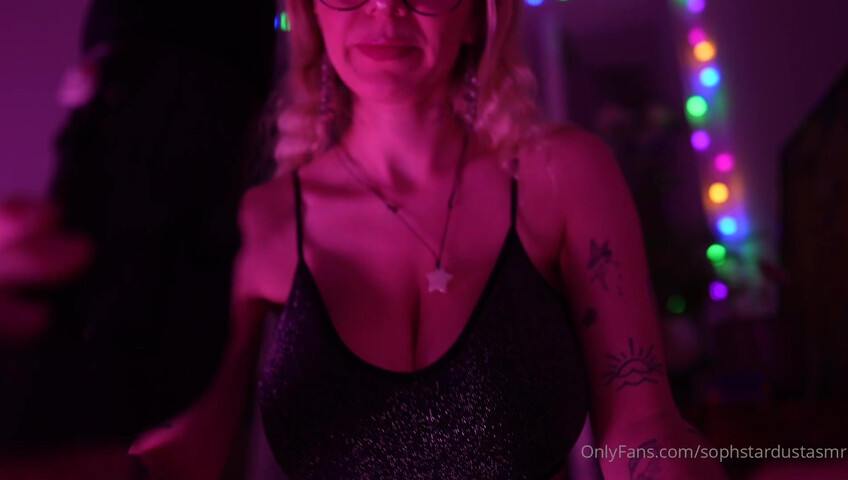 Soph Stardust ASMR - 23 November 2025 - lewd German ASMR with mouth Sounds & Kissing & Top Bra Scratching
