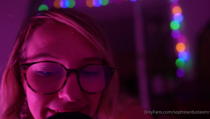 Soph Stardust ASMR - 23 November 2025 - lewd German ASMR with mouth Sounds & Kissing & Top Bra Scratching