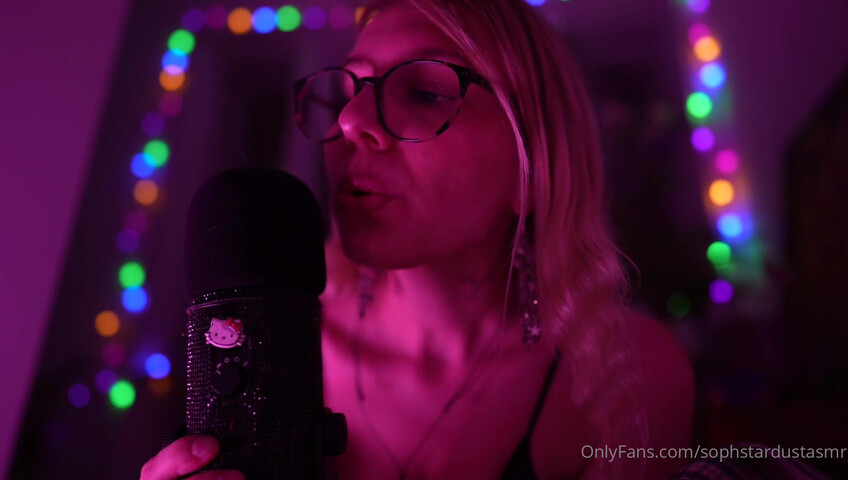 Soph Stardust ASMR - 23 November 2025 - lewd German ASMR with mouth Sounds & Kissing & Top Bra Scratching