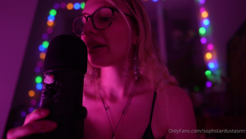 Soph Stardust ASMR - 23 November 2025 - lewd German ASMR with mouth Sounds & Kissing & Top Bra Scratching