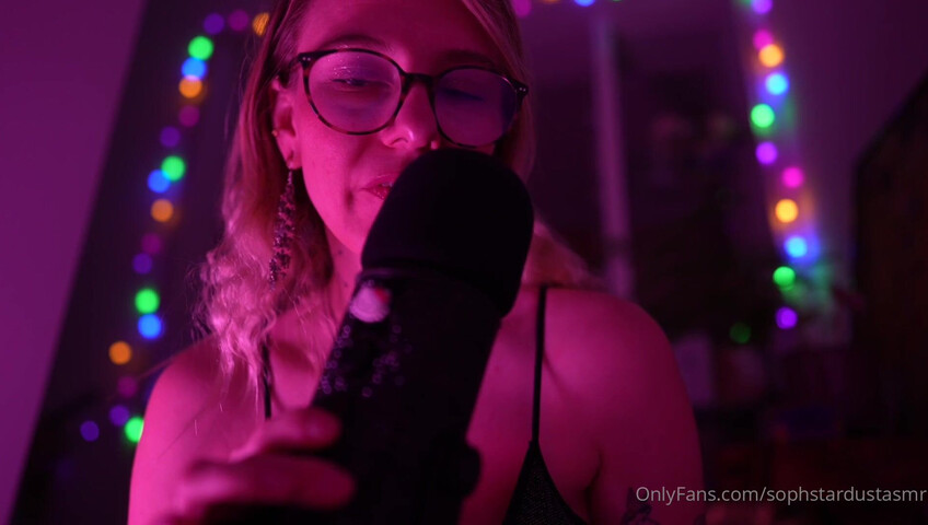 Soph Stardust ASMR - 23 November 2025 - lewd German ASMR with mouth Sounds & Kissing & Top Bra Scratching