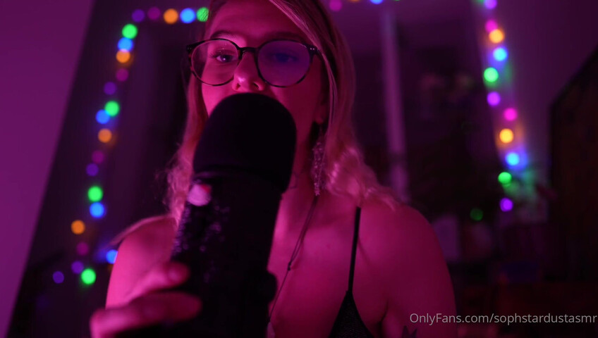 Soph Stardust ASMR - 23 November 2025 - lewd German ASMR with mouth Sounds & Kissing & Top Bra Scratching