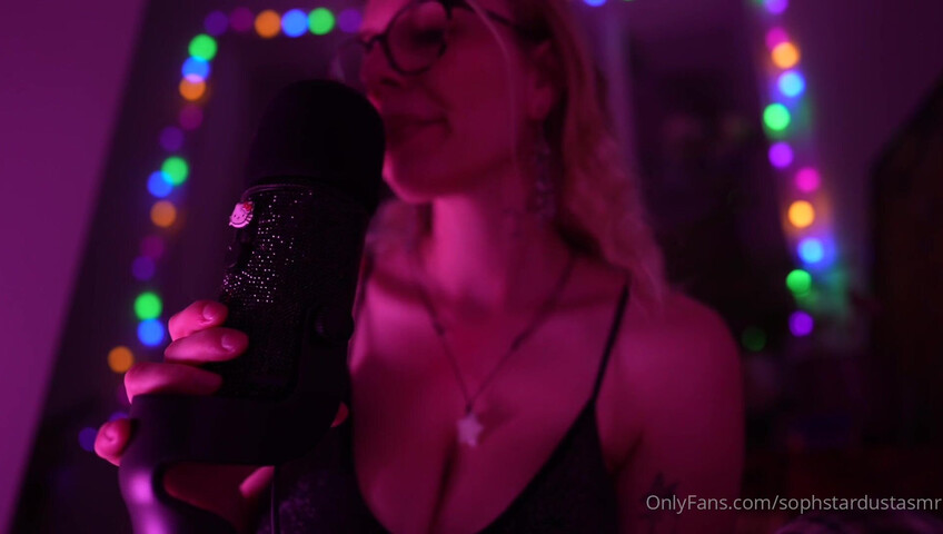 Soph Stardust ASMR - 23 November 2025 - lewd German ASMR with mouth Sounds & Kissing & Top Bra Scratching
