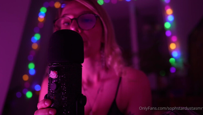 Soph Stardust ASMR - 23 November 2025 - lewd German ASMR with mouth Sounds & Kissing & Top Bra Scratching