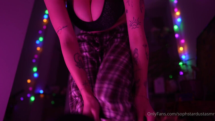 Soph Stardust ASMR - 23 November 2025 - lewd German ASMR with mouth Sounds & Kissing & Top Bra Scratching