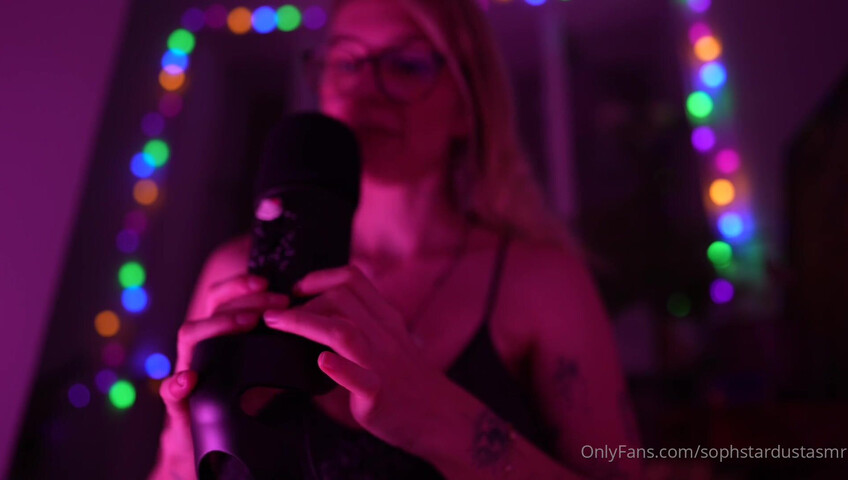Soph Stardust ASMR - 23 November 2025 - lewd German ASMR with mouth Sounds & Kissing & Top Bra Scratching