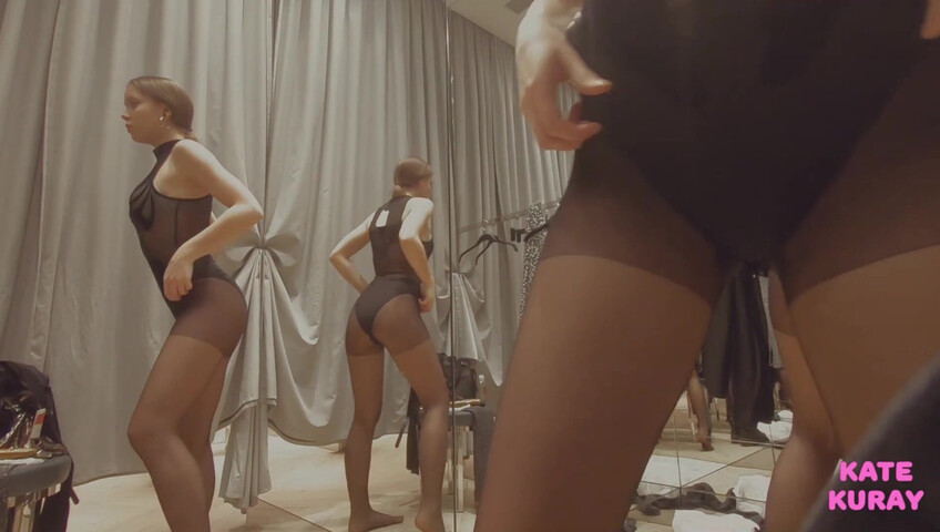 Kate Kuray - Anal Masturbation In The Locker Room