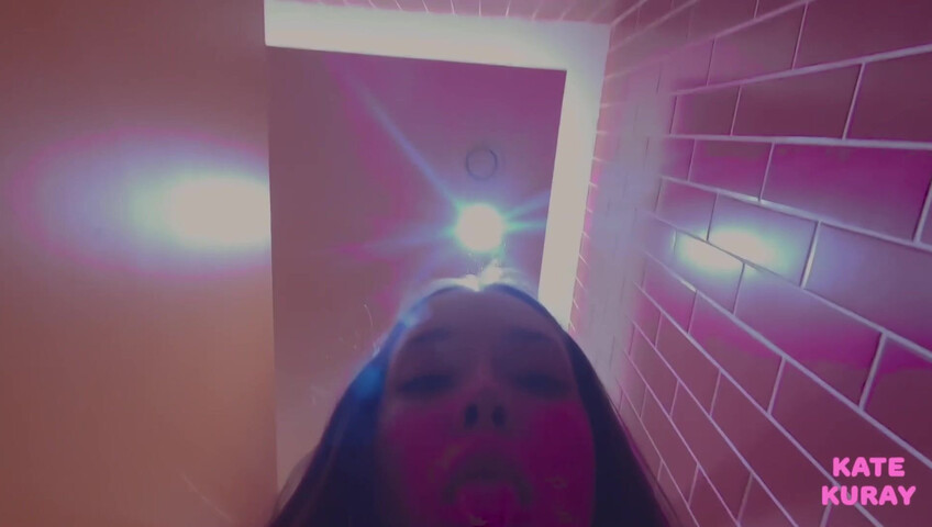 Kate Kuray - Anal Masturbation In The Locker Room