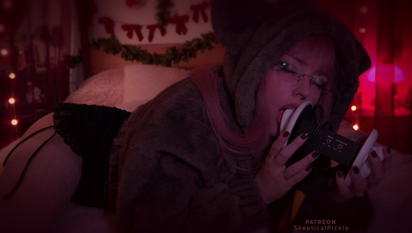 SkepticalPickle ASMR - 31 December 2025 - Ear Licking in Bed | Heart Beat & Breathing + More (Platinum)