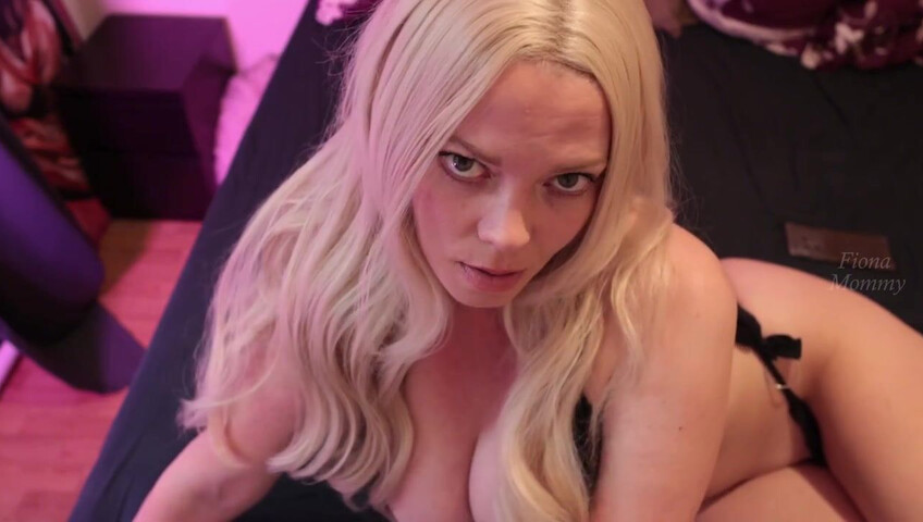 FionaMommy - Heatwave Hacks With stepMommy