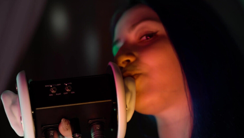 The Sounds of Girls - ASMR Yori Licks Your Ears In The Hot Poses