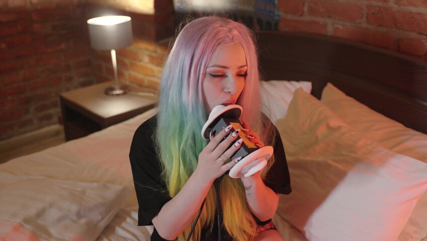 The Sounds of Girls - ASMR Ear Licking Moans in Underwear With Yori in Your Bedroom