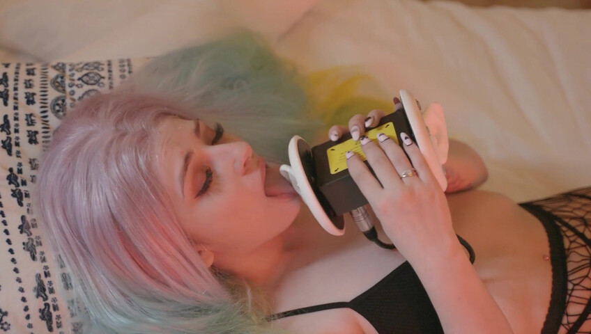The Sounds of Girls - ASMR Ear Licking Moans in Underwear With Yori in Your Bedroom