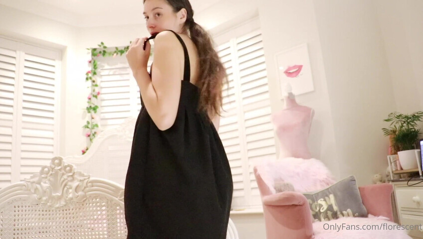 Florescent - 22 August 2021 - Watch Me Try On Bikinis