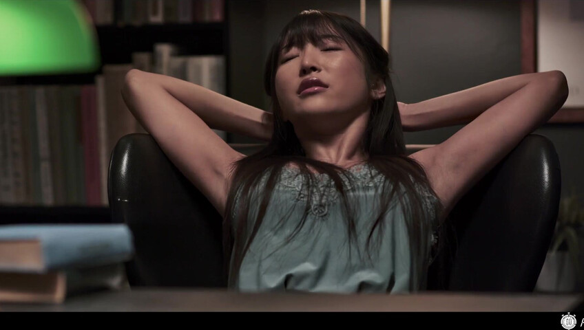 Freeze Porn - Emiri Momota - Silence In The Library