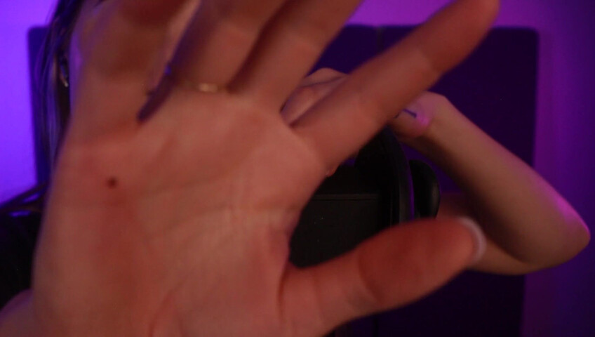 FrivolousFox ASMR - Kisses and Scratches