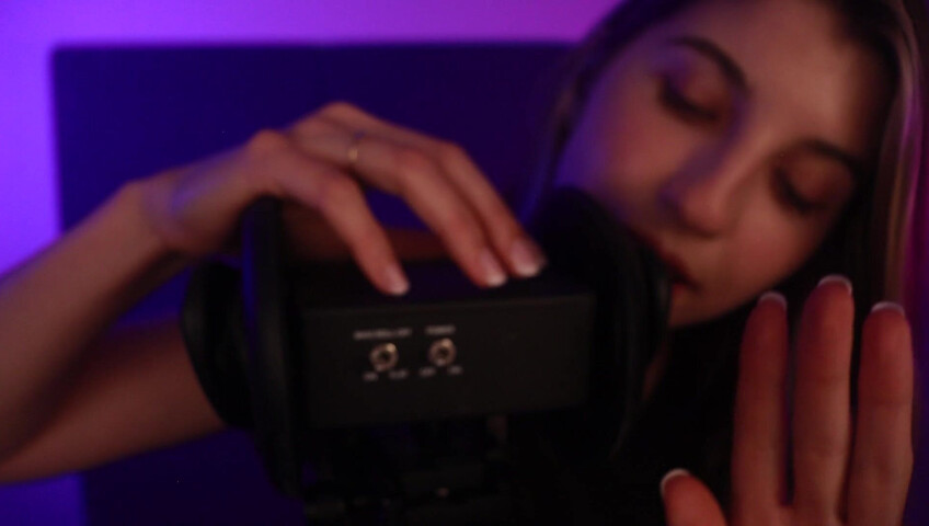 FrivolousFox ASMR - Kisses and Scratches