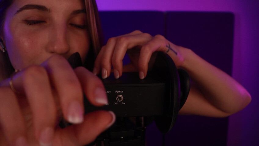 FrivolousFox ASMR - Kisses and Scratches