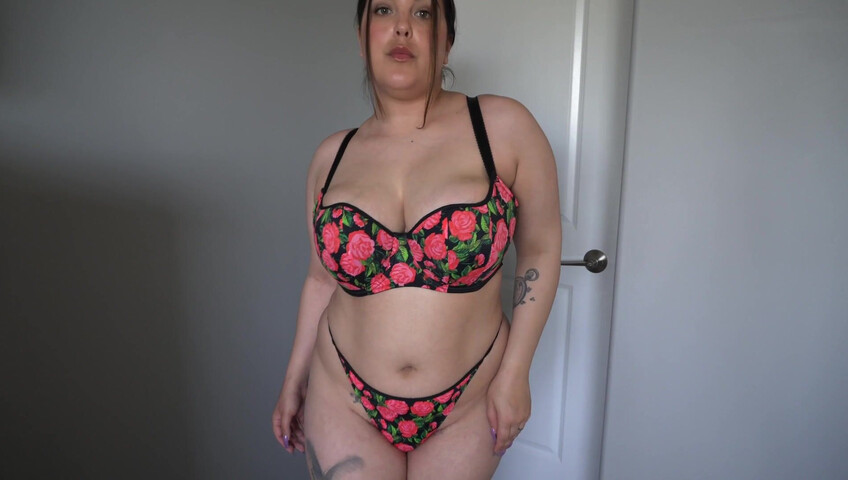 GirlOn Top880 – Mommy Competes With Your Favorite Porn