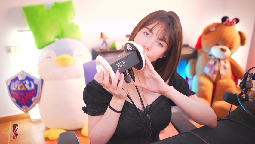 IJenz - Wet Ear Licking