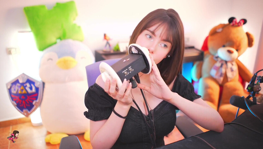 IJenz - Wet Ear Licking