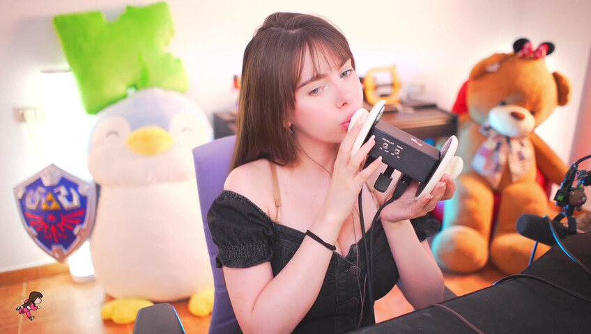 IJenz - Wet Ear Licking