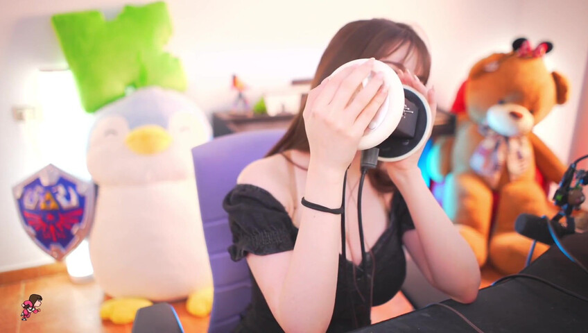 IJenz - Wet Ear Licking