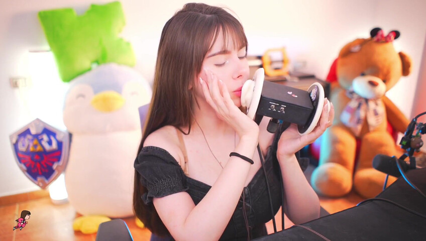 IJenz - Wet Ear Licking