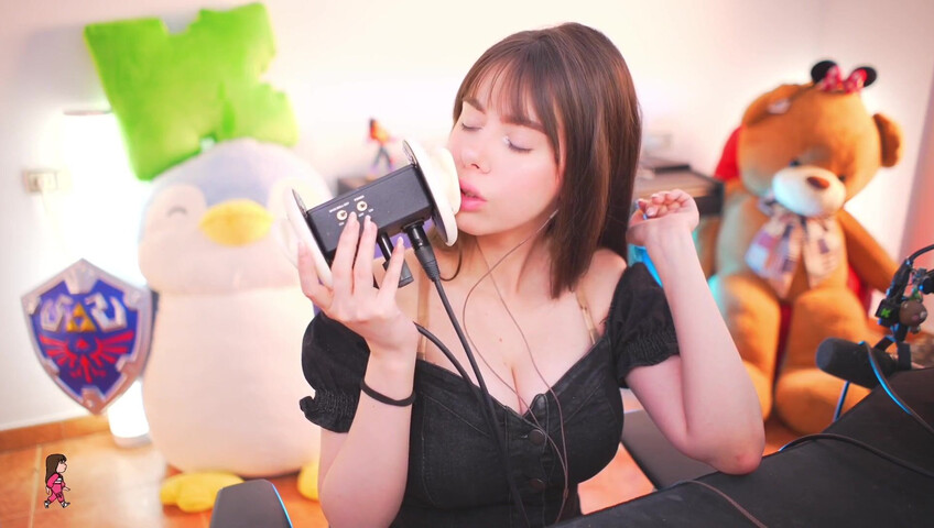 IJenz - Wet Ear Licking