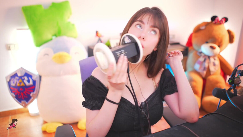 IJenz - Wet Ear Licking