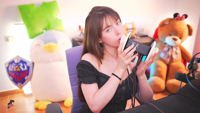 IJenz - Wet Ear Licking