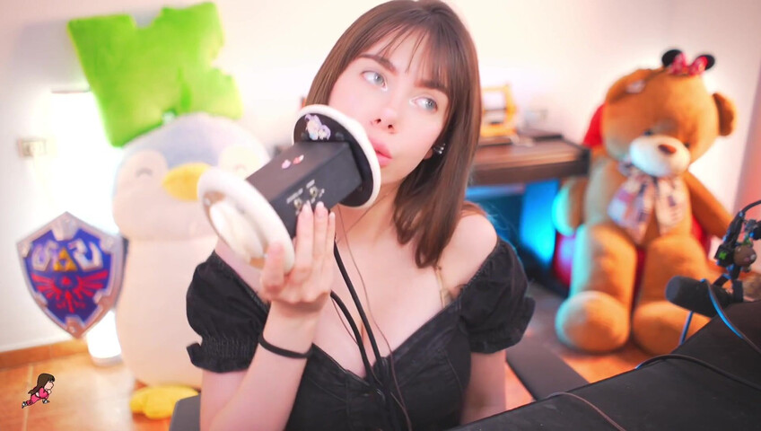 IJenz - Wet Ear Licking