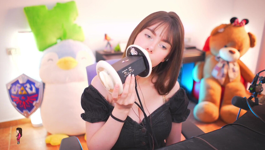 IJenz - Wet Ear Licking