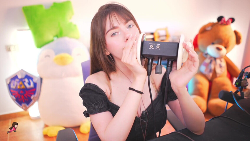 IJenz - Wet Ear Licking