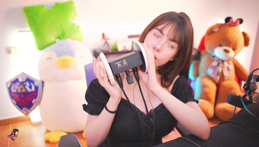 IJenz - Wet Ear Licking