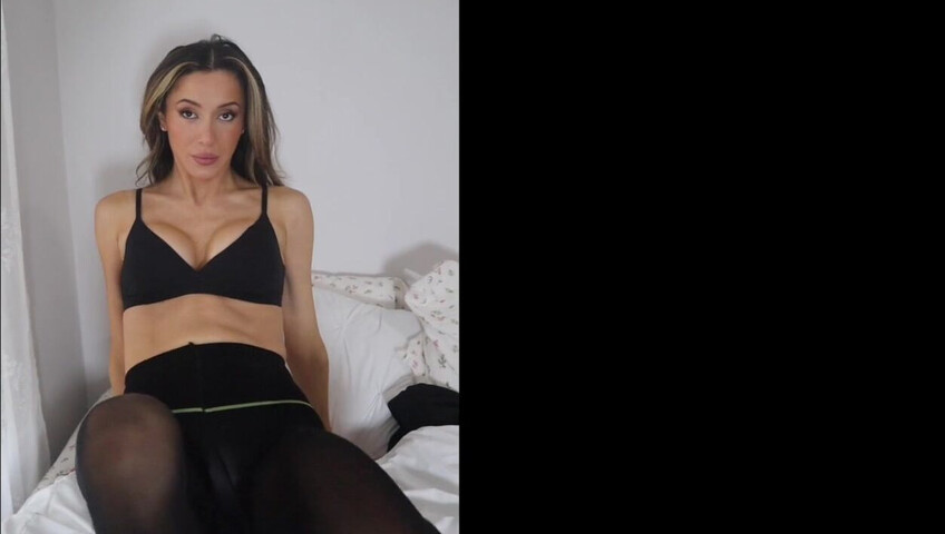 Isabella ASMR - 19 December 2024 - Birthday Girl Tries on Her Birthday Gift