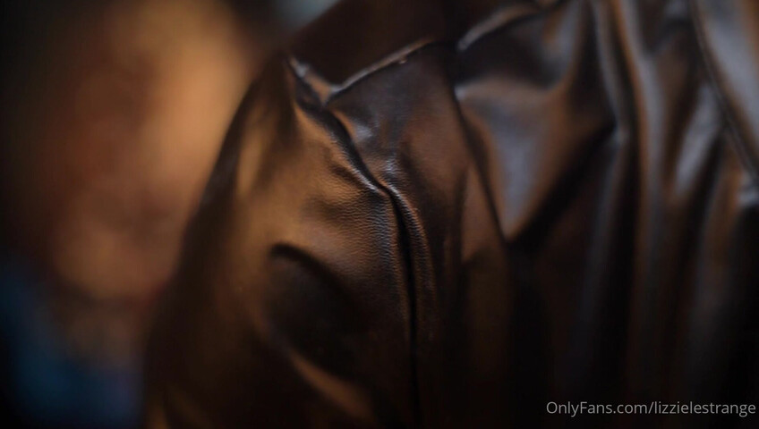 Lizzie Le Strange ASMR - Catwoman Roleplay