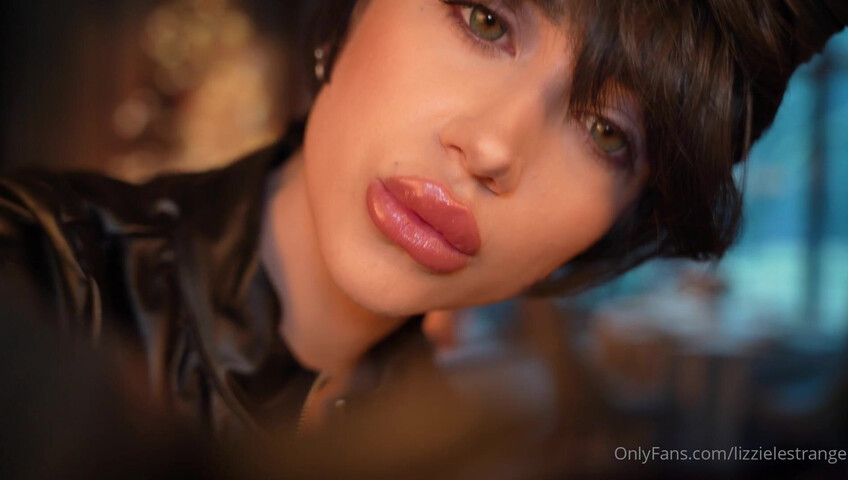 Lizzie Le Strange ASMR - Catwoman Roleplay