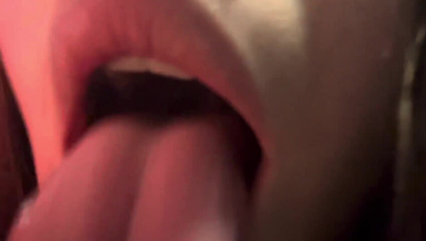 MadzzWorld - (kisses-licking)