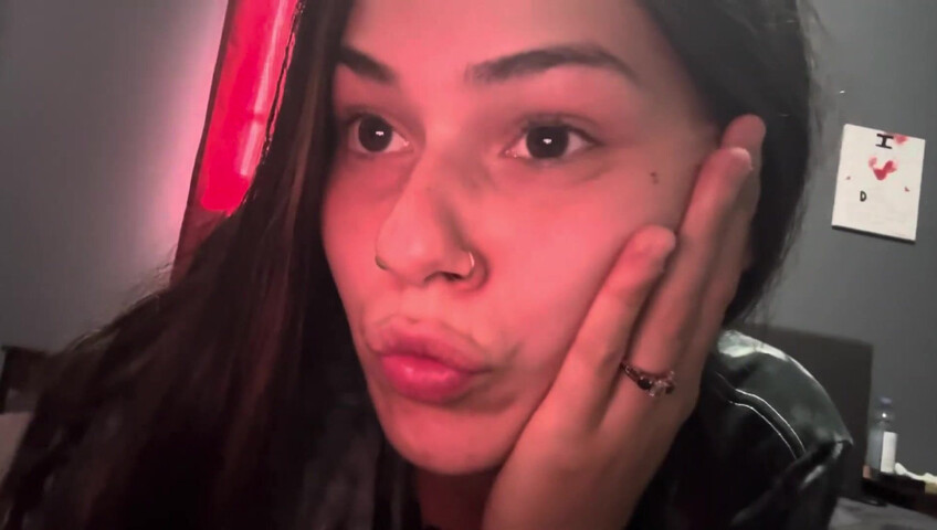 MadzzWorld - (kisses-licking)