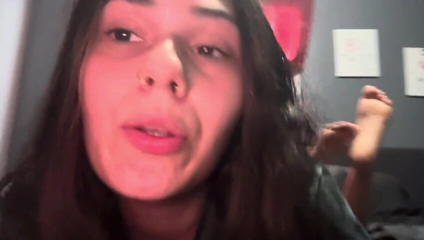 MadzzWorld - (kisses-licking)