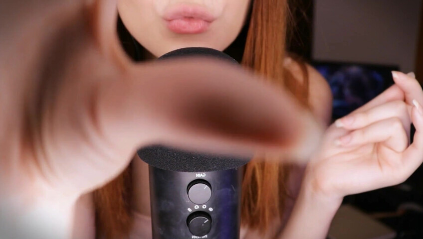 Maimy ASMR - Boobie Scratch