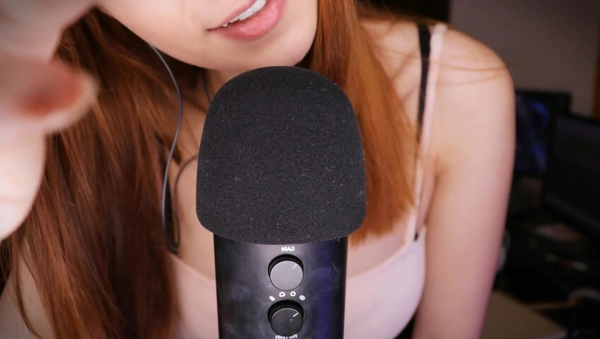 Maimy ASMR - Boobie Scratch