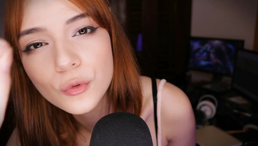 Maimy ASMR - Boobie Scratch