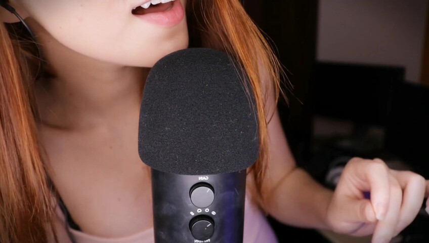 Maimy ASMR - Boobie Scratch