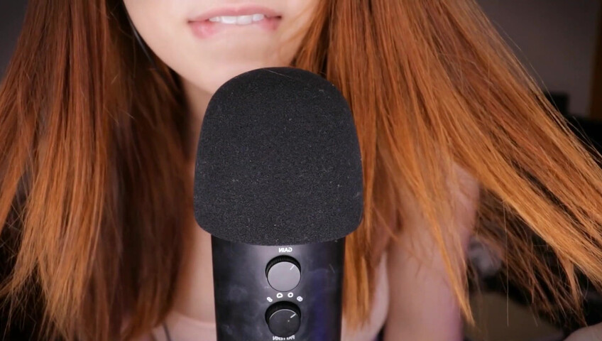 Maimy ASMR - Boobie Scratch
