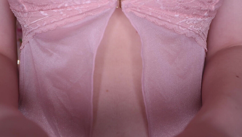 Maimy ASMR - Bunny Girl Wants Your Carrot